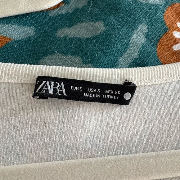 Zara Ruched Crop Top - Picture 4 of 4